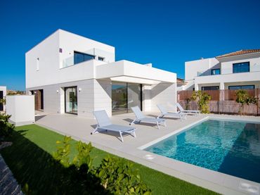 Chalet con piscina en venta en Los Montesinos