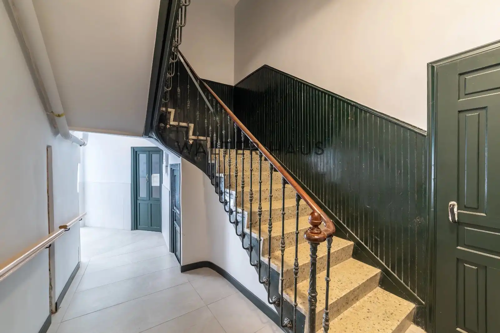 Flat for sale in Madrid  with Air Conditioner, Furnished and Oven