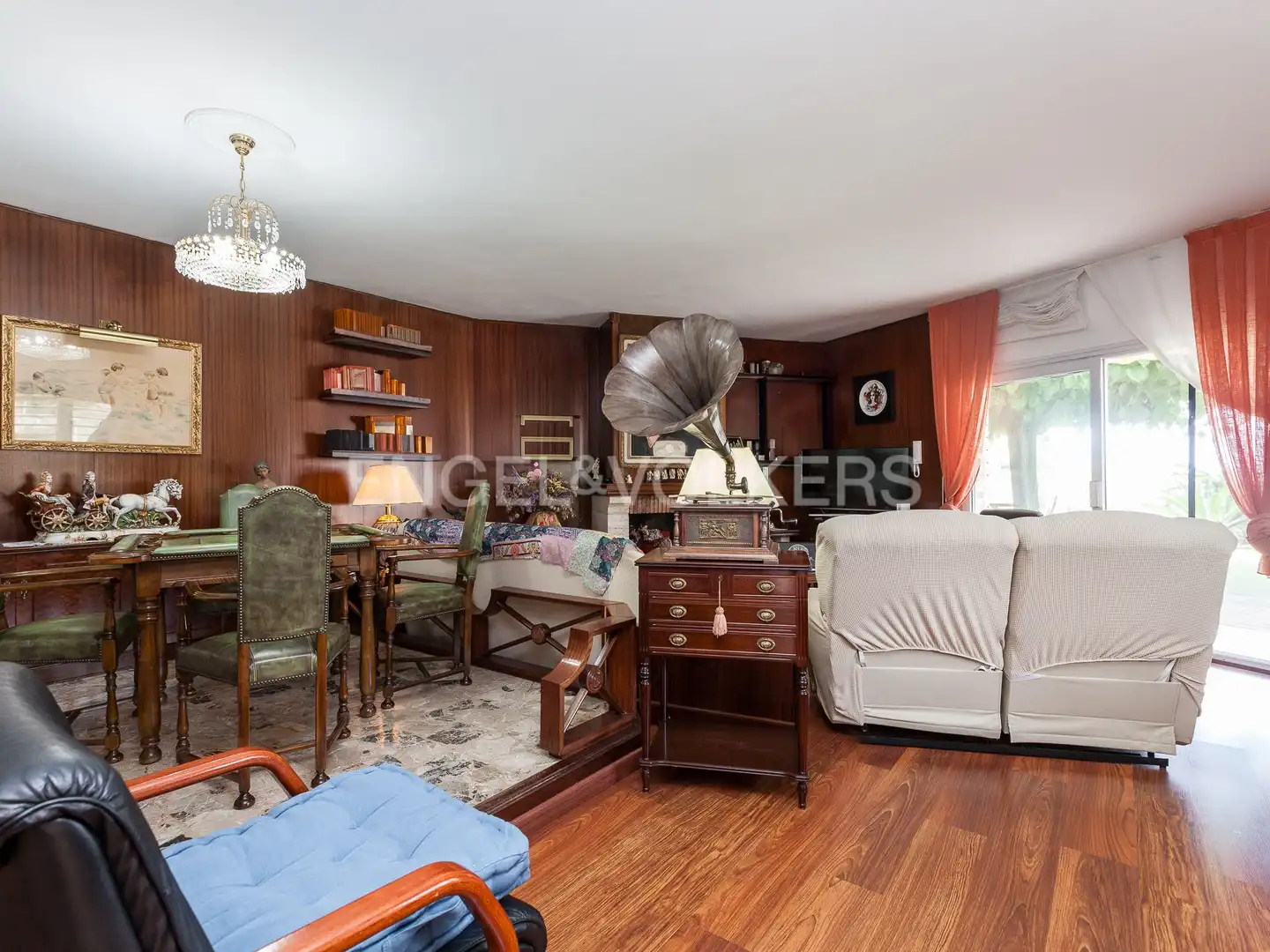 Sala de estar de Casa o chalet en venta en Mataró con Aire acondicionado, Calefacción y Jardín privado
