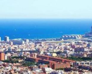 Vista exterior de Terreny industrial en venda en Badalona