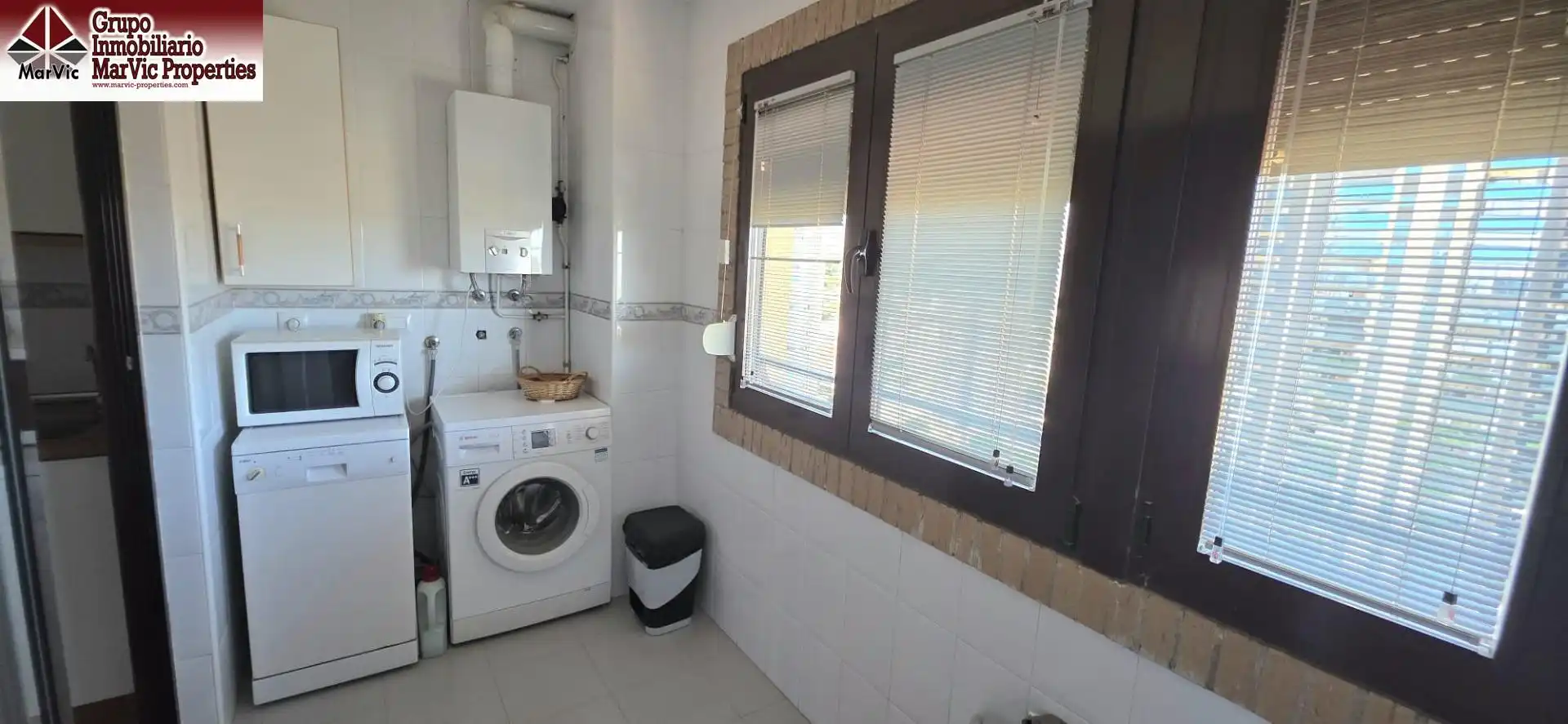 Kitchen of Flat for sale in Benidorm  with Terrace and Community pool