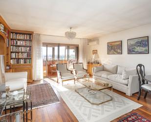 Living room of Apartment for sale in  Madrid Capital  with Heating, Parquet flooring and Terrace