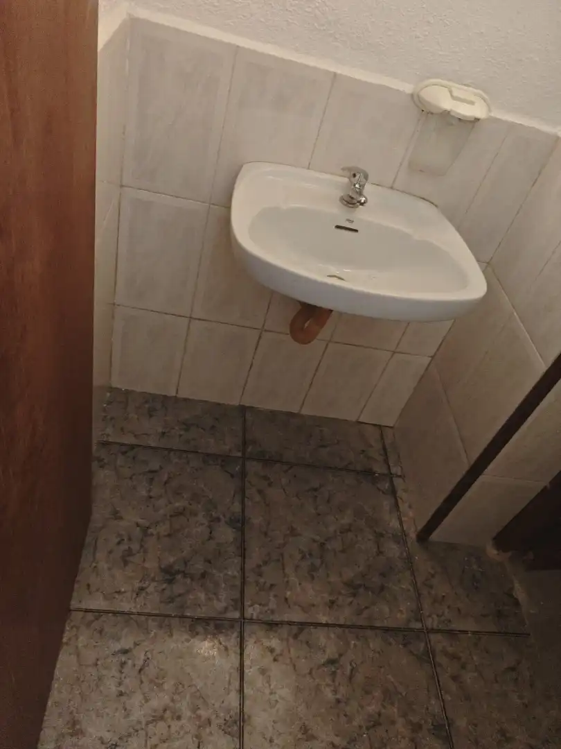 Bany de Local de lloguer en Sant Feliu de Llobregat amb Aire condicionat, Calefacció i Moblat