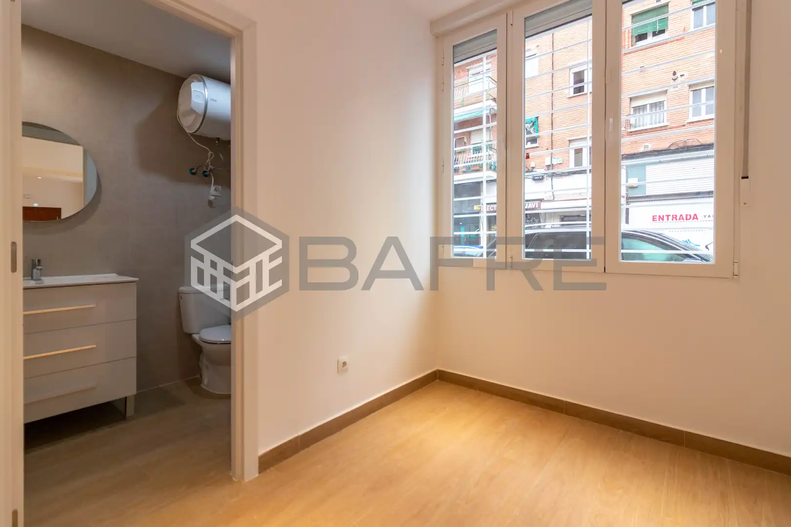 Schlafzimmer von Wohnung zum Verkauf in Madrid mit Klimaanlage und Heizung