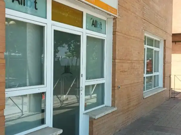 Vista exterior de Oficina de lloguer en Tres Cantos amb Aire condicionat, Calefacció i Alarma