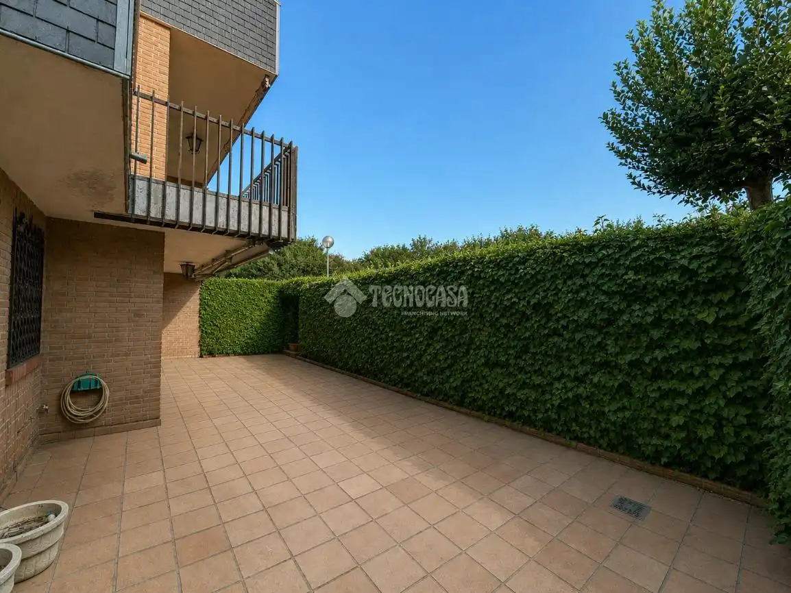Terrassa de Casa adosada en venda en Griñón amb Calefacció, Jardí privat i Terrassa