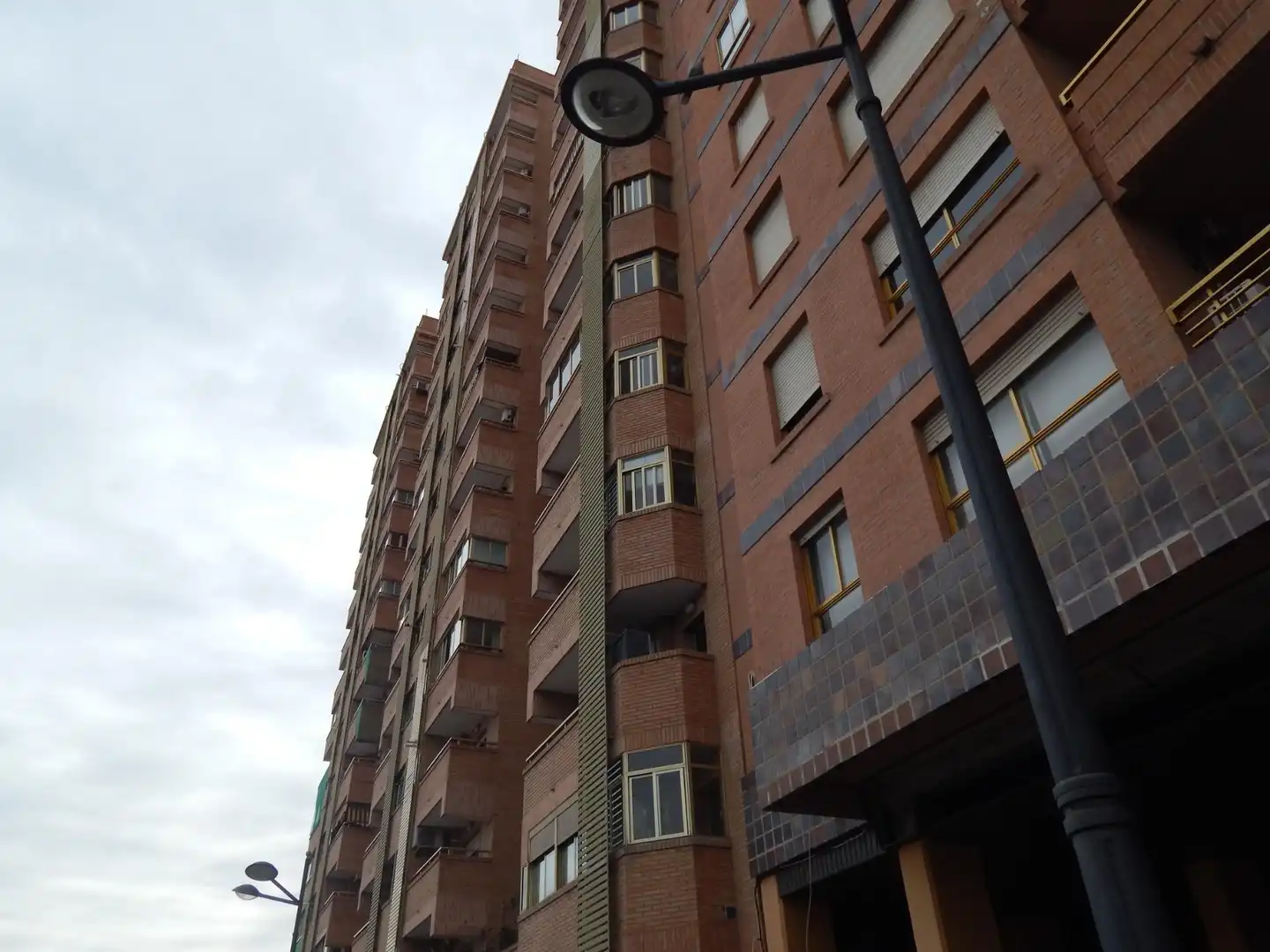 Exterior view of Flat for sale in Valencia  with Air Conditioner and Balcony