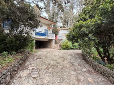 Casa amb jardí en venda a El Rosario 8