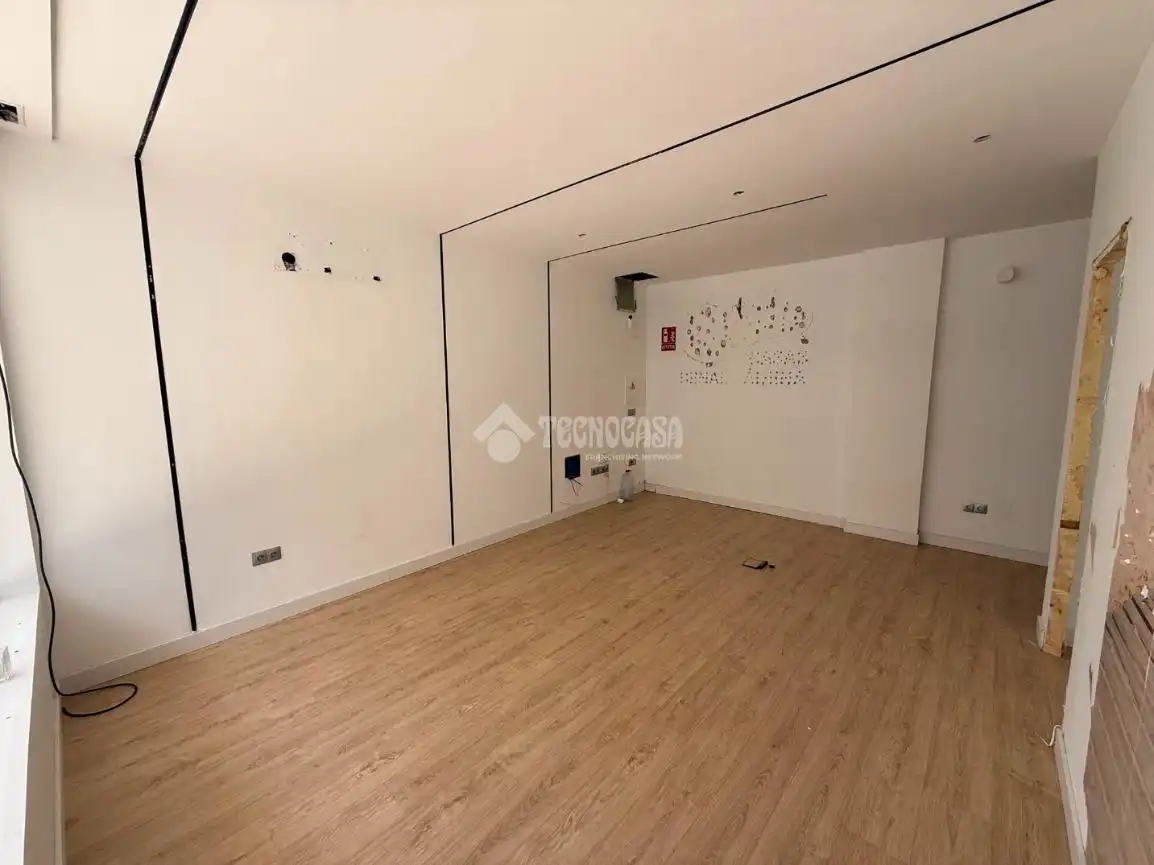 Local en venda en Benalmádena amb Aire condicionat, Parquet i Alarma