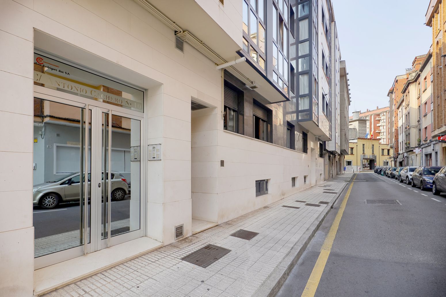 Vista exterior de Pis en venda en Gijón  amb Calefacció i Traster