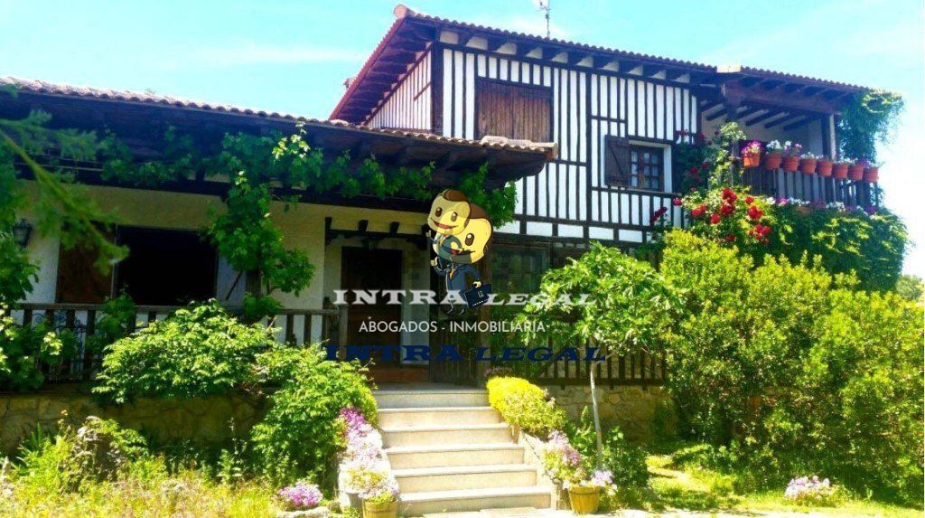 Vista exterior de Casa o xalet en venda en Villamayor amb Calefacció i Moblat