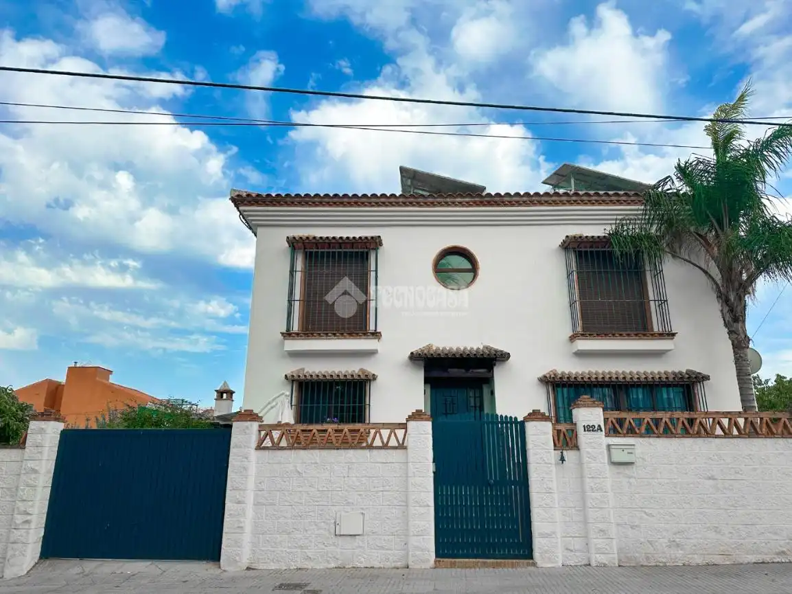 Außenansicht von Haus oder Chalet zum Verkauf in Alhaurín de la Torre mit Klimaanlage