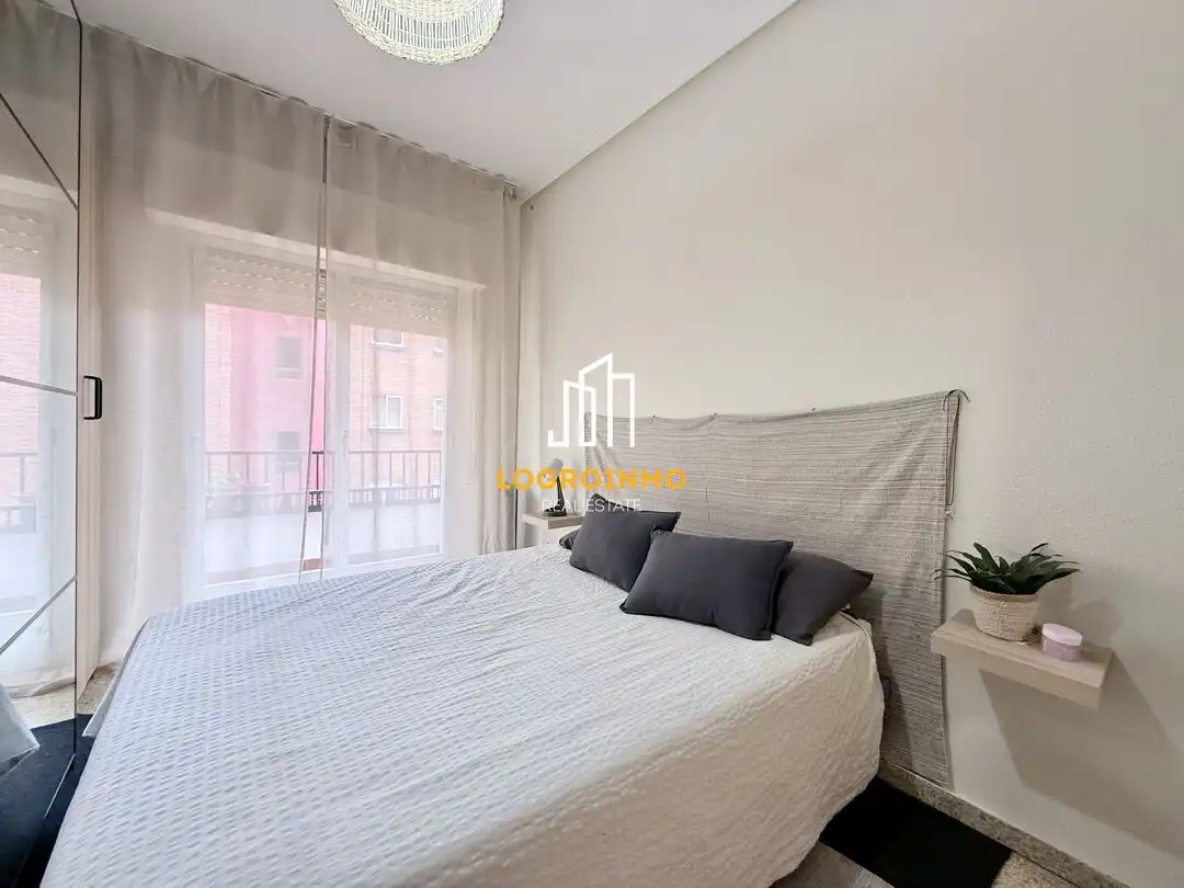 Bedroom of Flat for sale in  Logroño  with Heating and Terrace