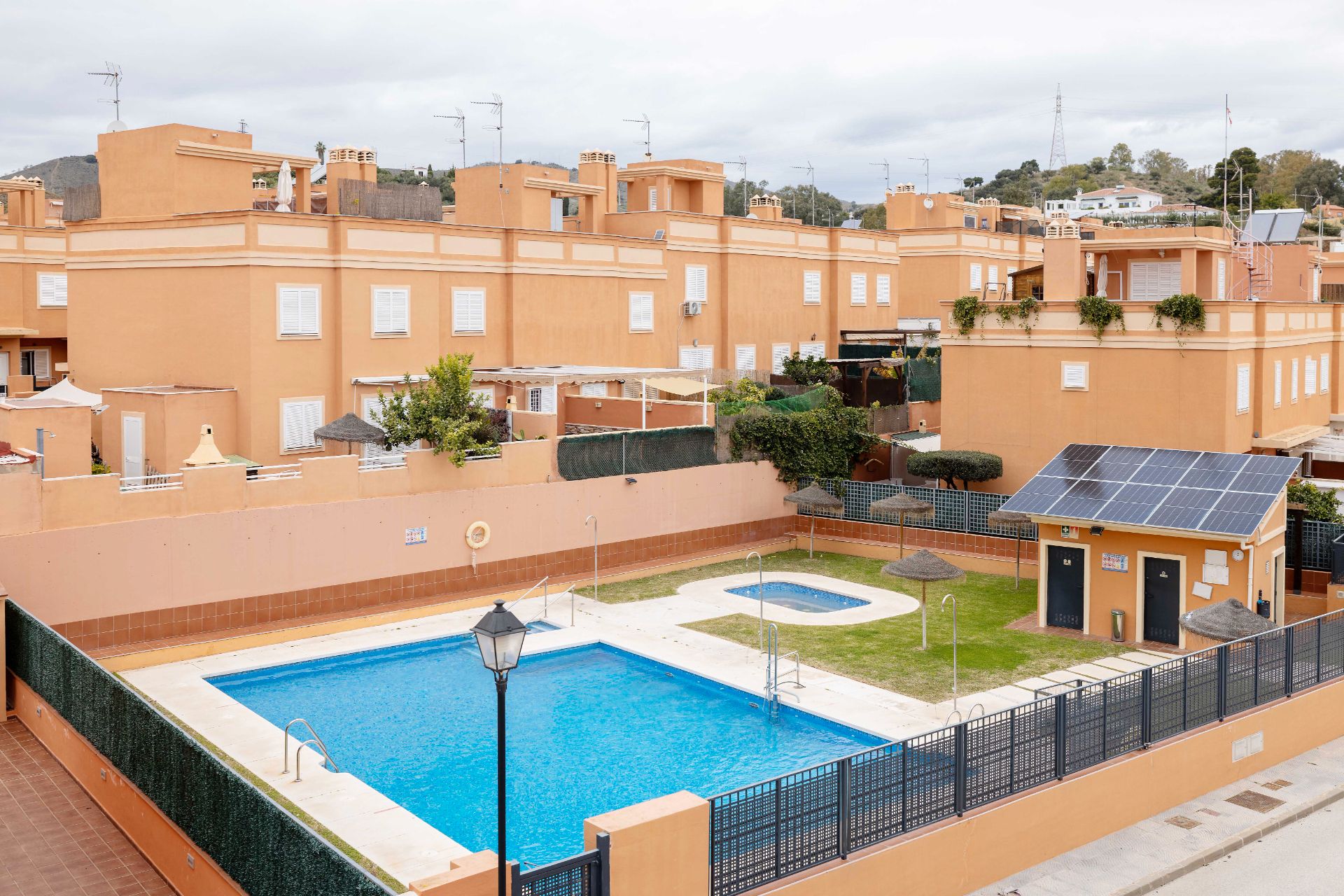 Exterior view of Single-family semi-detached for sale in Vélez-Málaga  with Air Conditioner, Heating and Swimming Pool