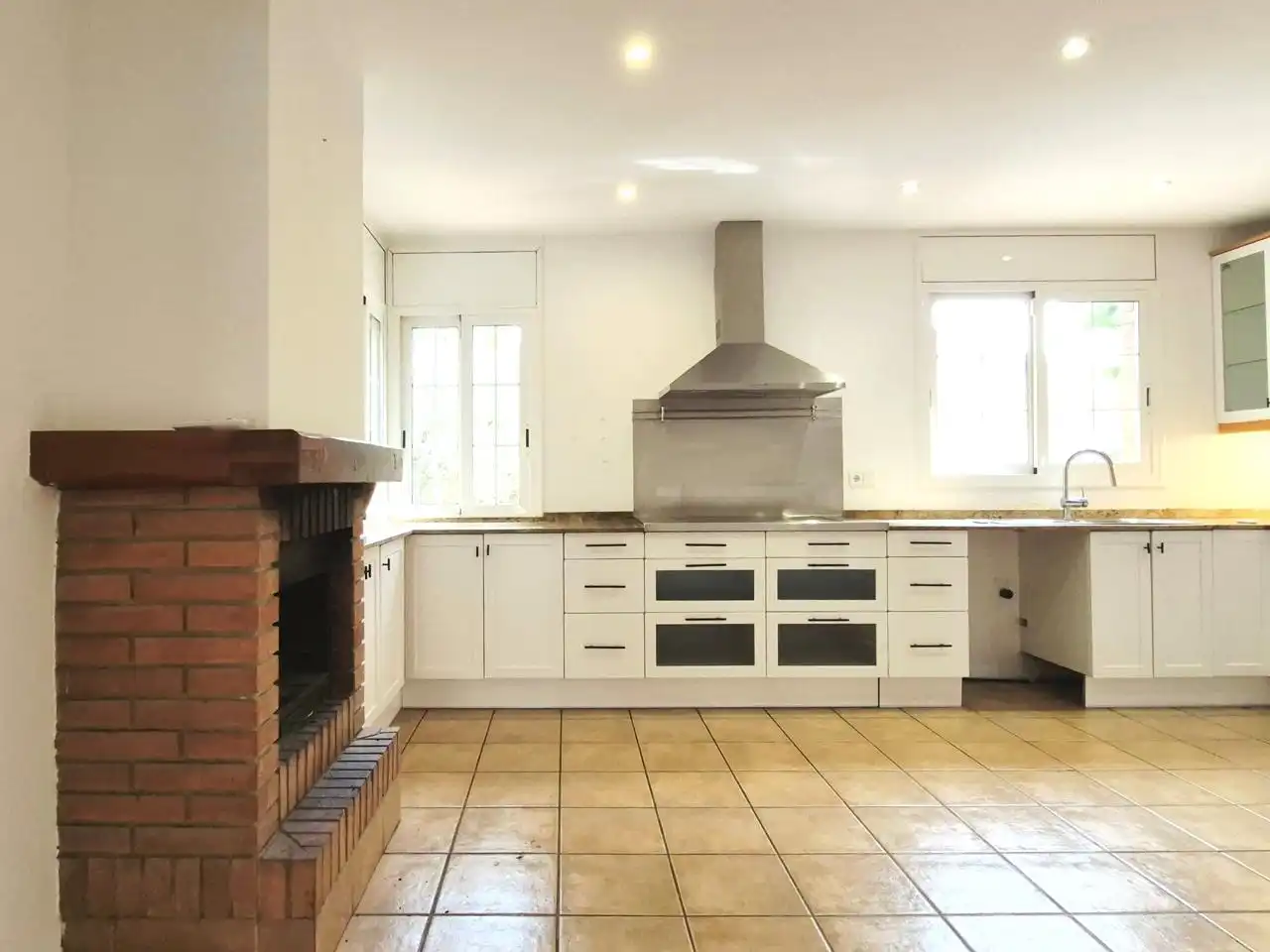 Cuina de Casa o xalet en venda en Matadepera amb Aire condicionat, Jardí privat i Terrassa