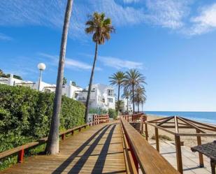 Vista exterior de Estudi en venda en Mijas amb Terrassa