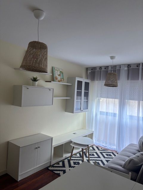 Bedroom of Apartment to rent in Santiago de Compostela   with Heating, Parquet flooring and Storage room