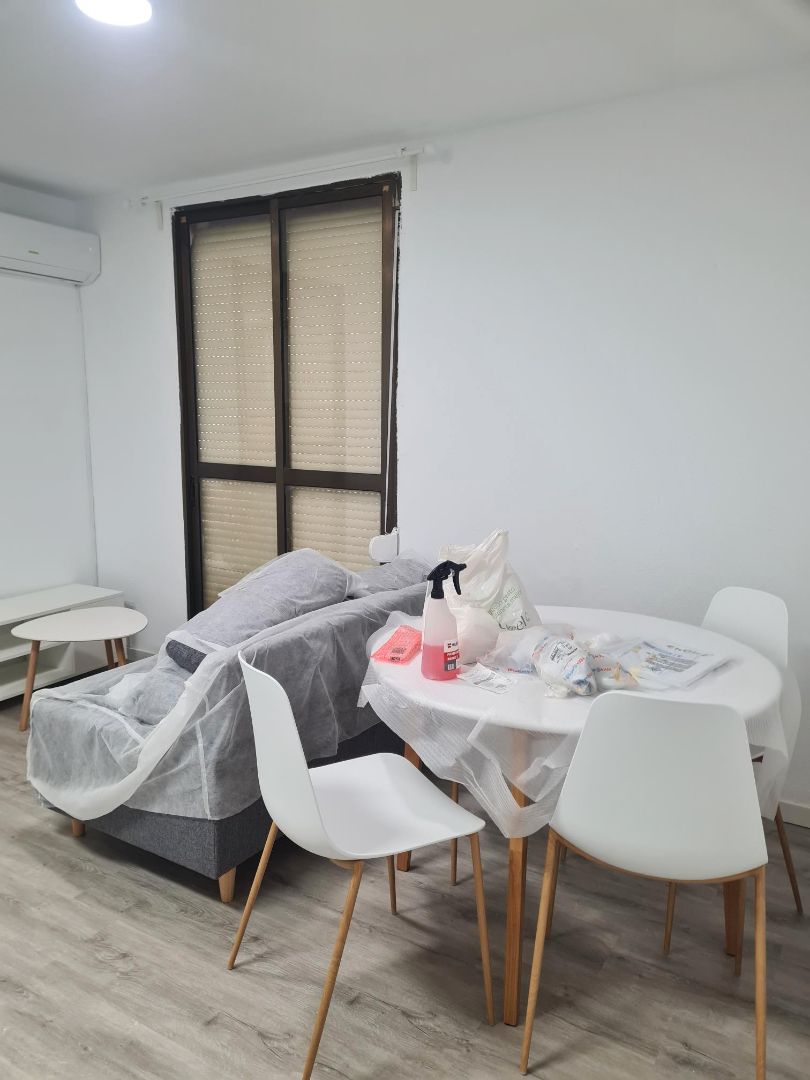 Dormitori de Apartament de lloguer en  Zaragoza Capital amb Calefacció, Moblat i Forn
