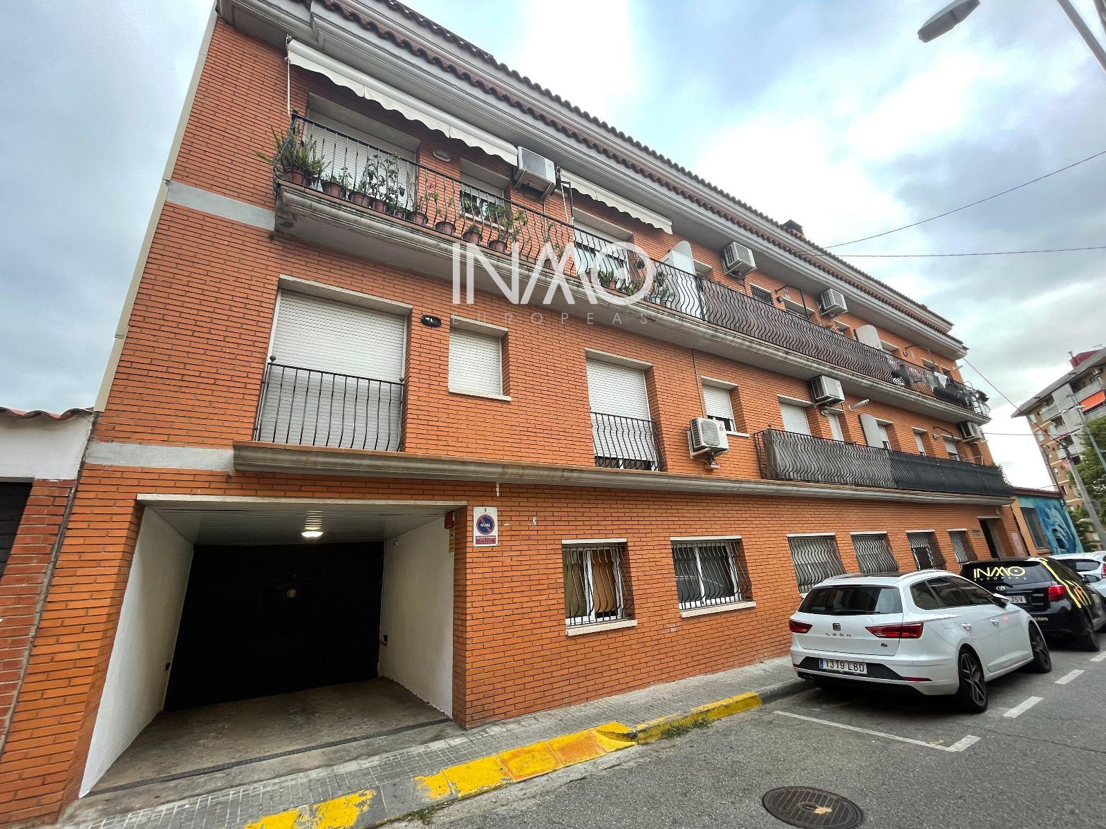 Vista exterior de Piso en venta en Rubí