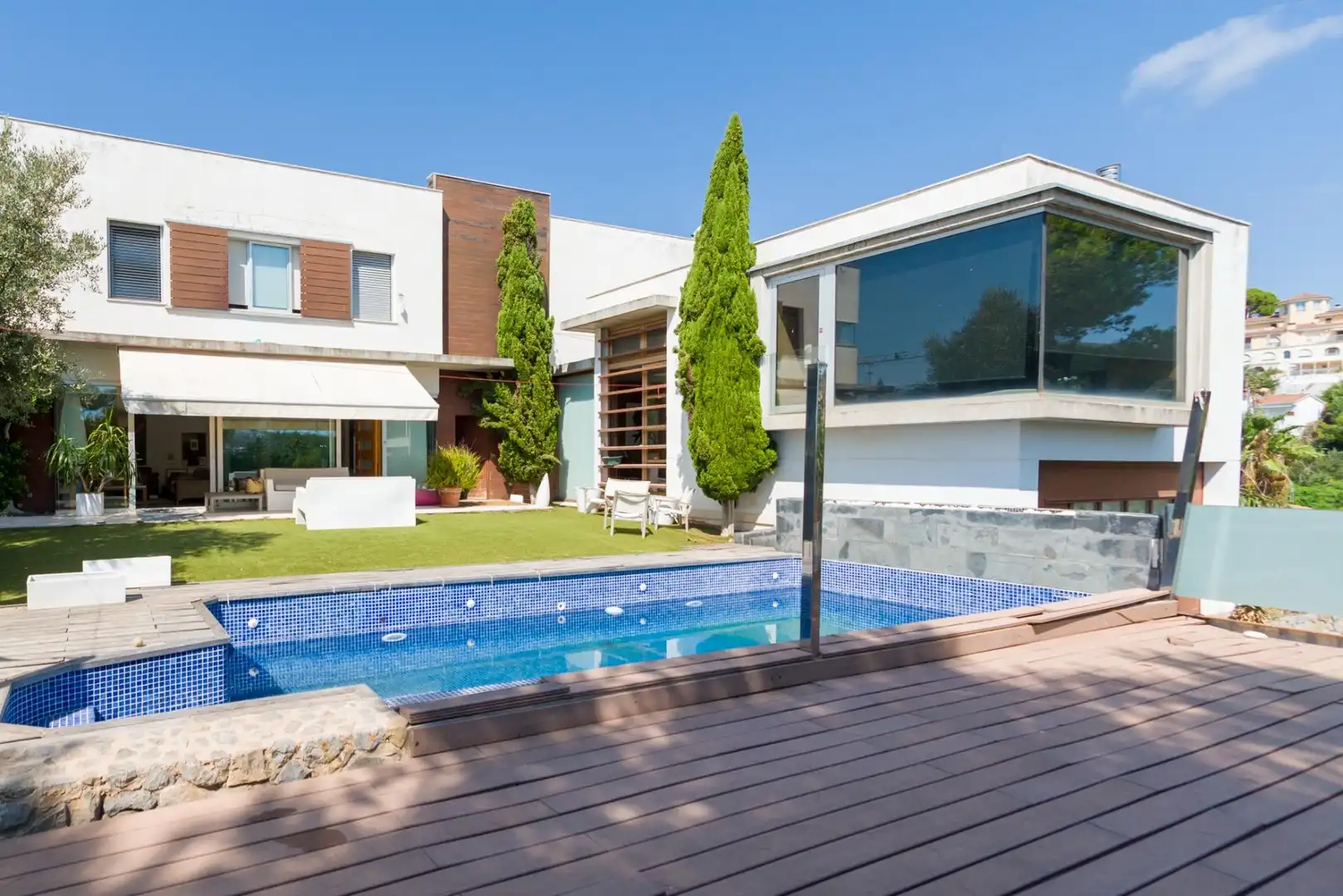 Villa mit Pool zum Verkauf in Urbanizacion PLAYETAS 160