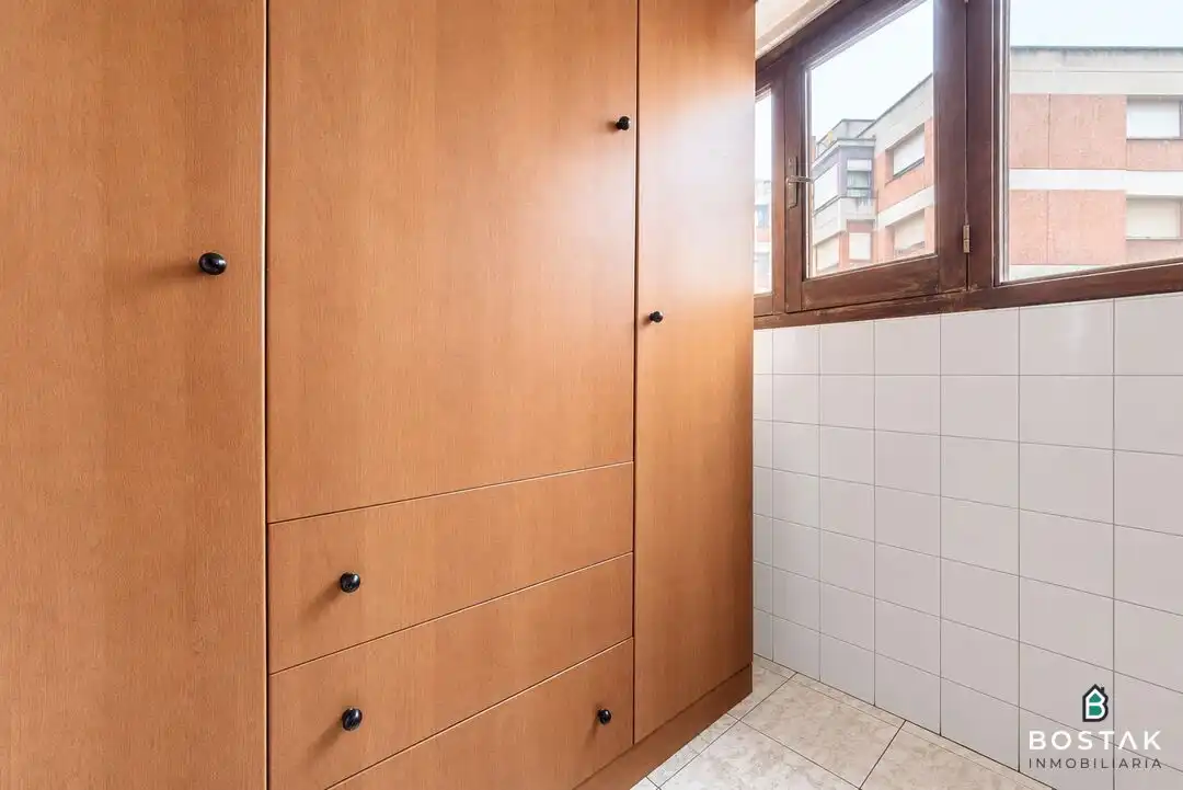 Dormitori de Pis en venda en Bilbao  amb Calefacció, Jardí privat i Traster
