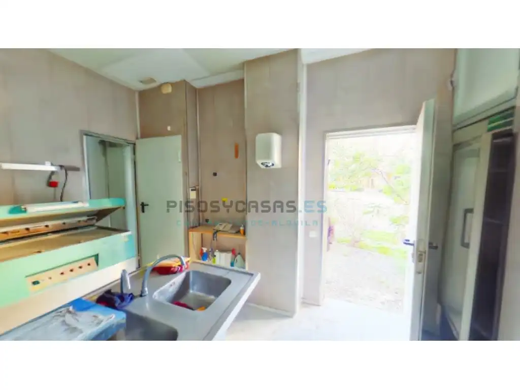 Cocina de Local en venta en Zaragoza con Aire acondicionado