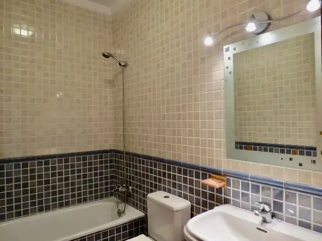 Baño de Ático de alquiler en Frigiliana con Aire acondicionado, Calefacción y Terraza