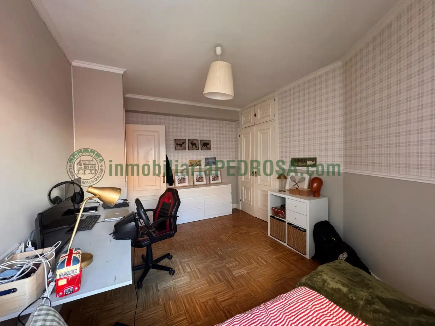 Habitación de Piso en venta en Pontevedra Capital  con Calefacción