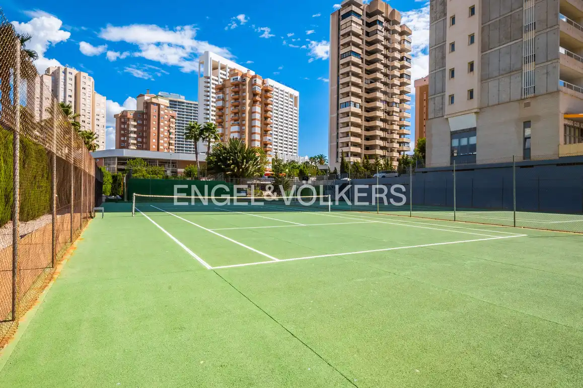 Terrassa de Àtic en venda en Benidorm amb Aire condicionat, Jardí privat i Piscina comunitària