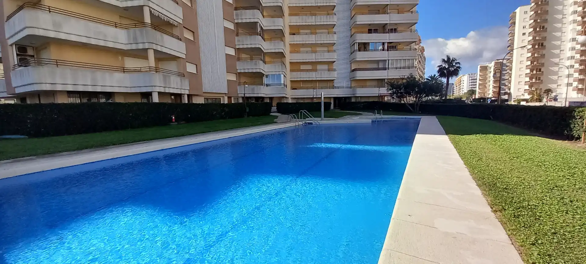 Piscina de Apartament en venda en Gandia amb Moblat i Piscina comunitària
