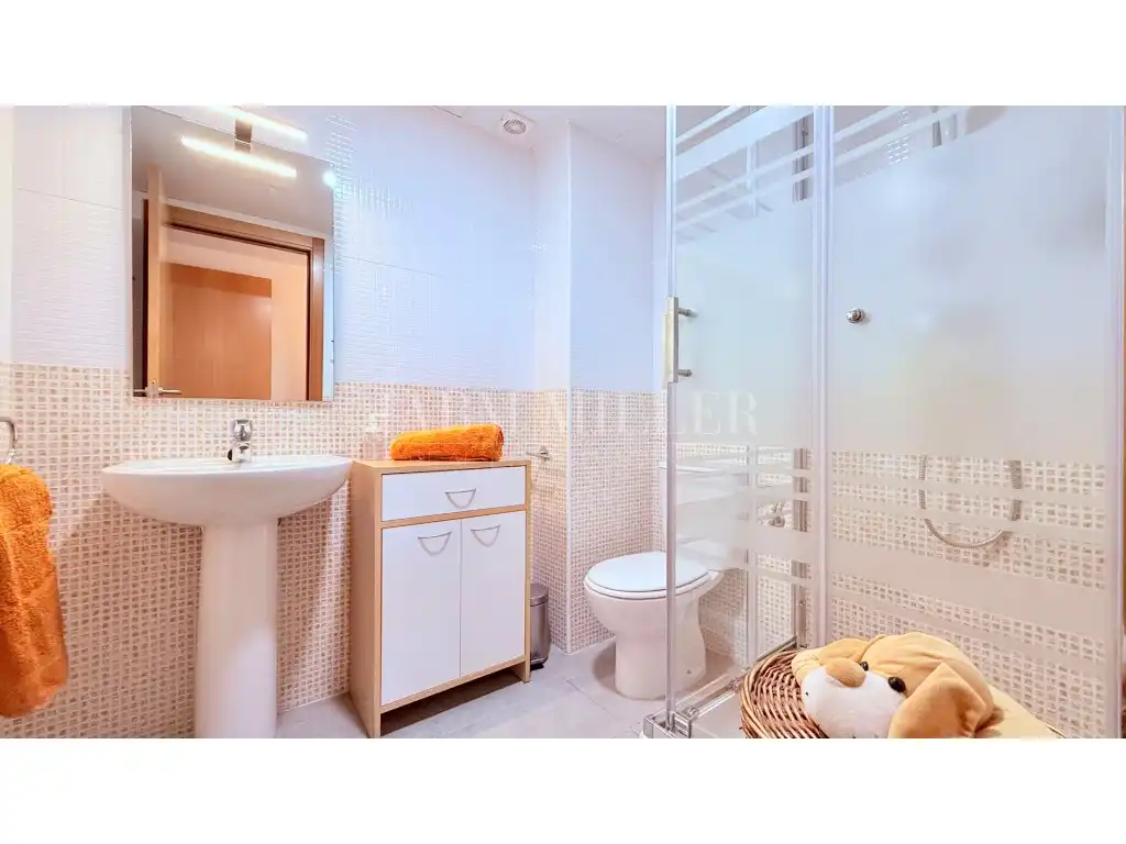 Bathroom of Ground floor for sale in L'Estartit  with Air Conditioner, Swimming Pool and Furnished