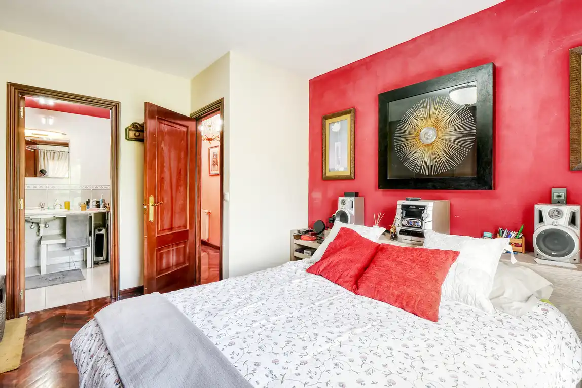Habitación de Casa adosada en venta en A Coruña Capital  con Calefacción, Jardín privado y Parquet