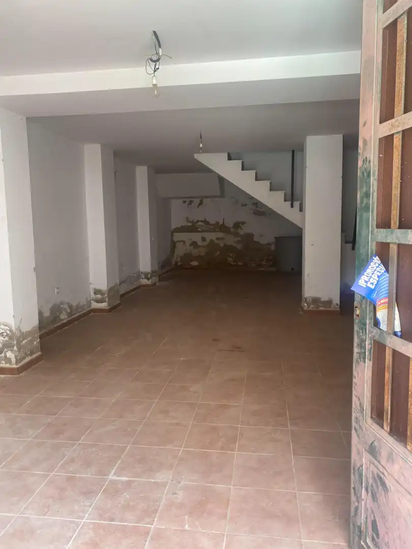 Casa adosada en venda en Coria del Río amb Jardí privat