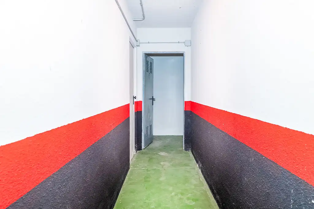 Garage for sale in Sopela