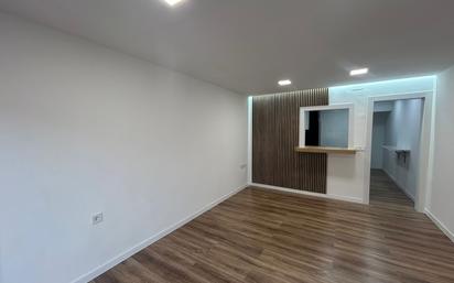 Flat for sale in Sabadell  with Air Conditioner, Parquet flooring and Balcony