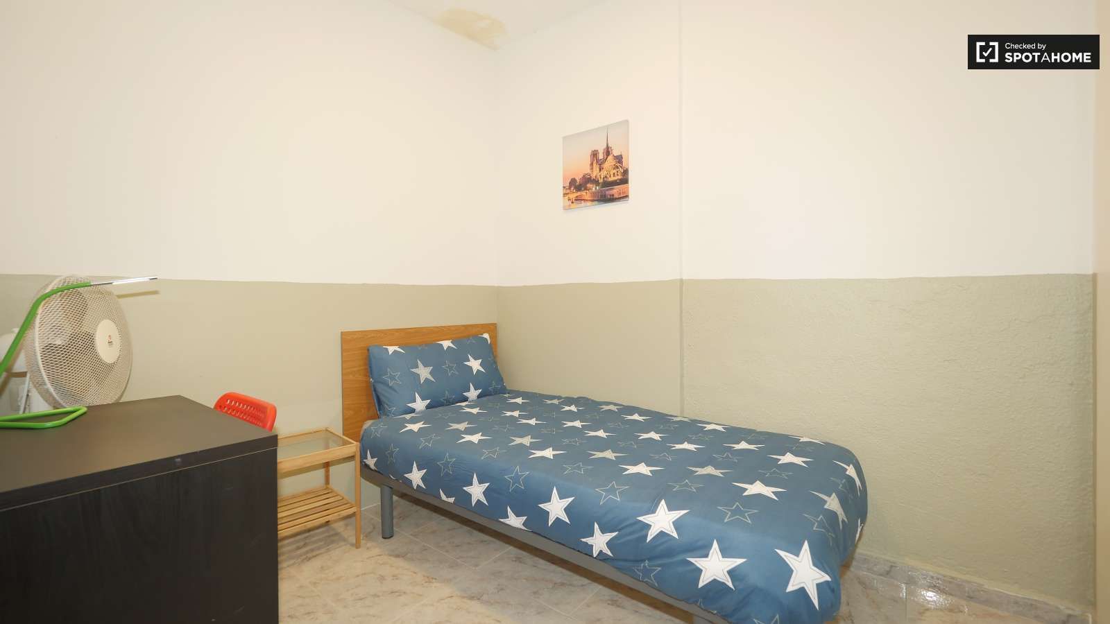 Flat to share in El Raval