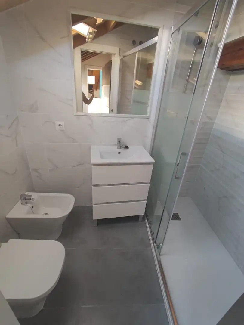 Badezimmer von Loft zur Miete in Málaga mit Klimaanlage, Terrasse und Möbliert