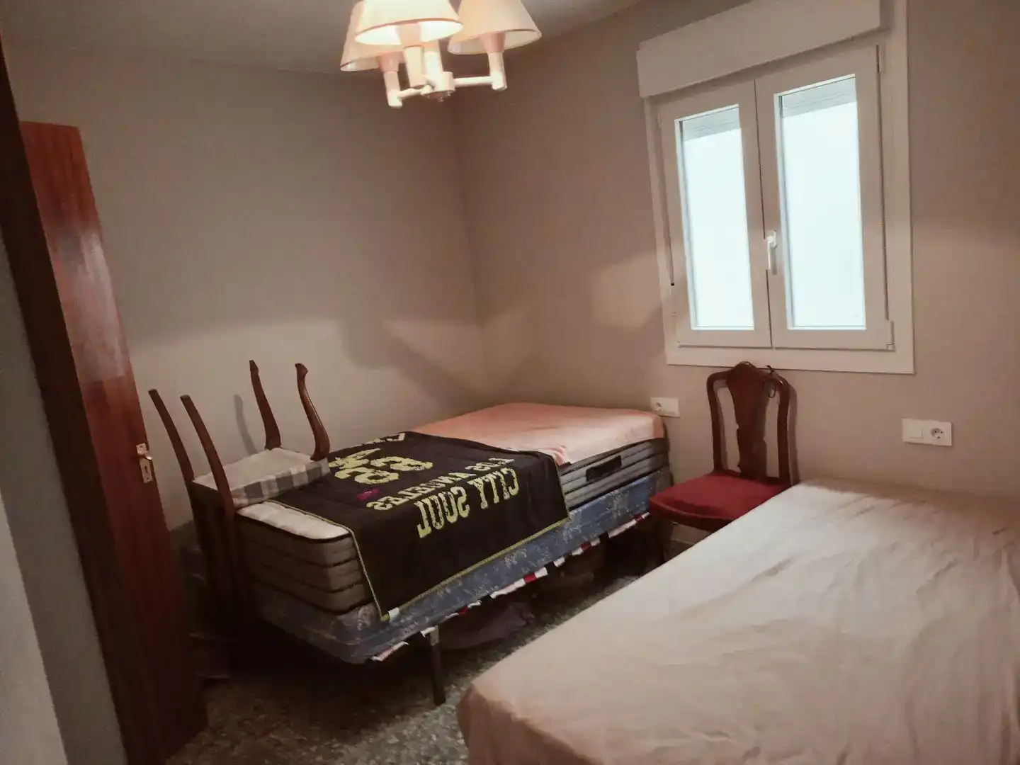 Habitación de Casa adosada en venta en Valdeobispo con Trastero y Amueblado
