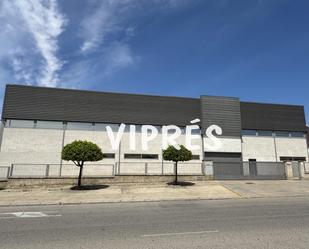 Industrial buildings for sale in Oeste