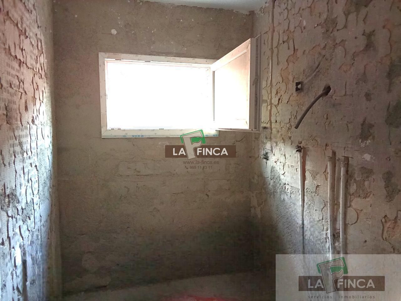 Bany de Pis en venda en Mieres (Asturias) amb Calefacció i Traster