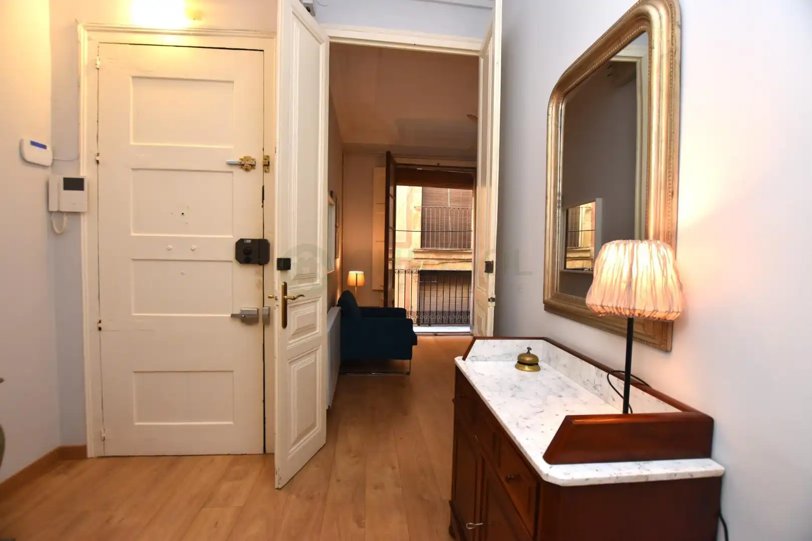 Wohnung zum Verkauf in Barcelona mit Klimaanlage, Heizung und Parkett