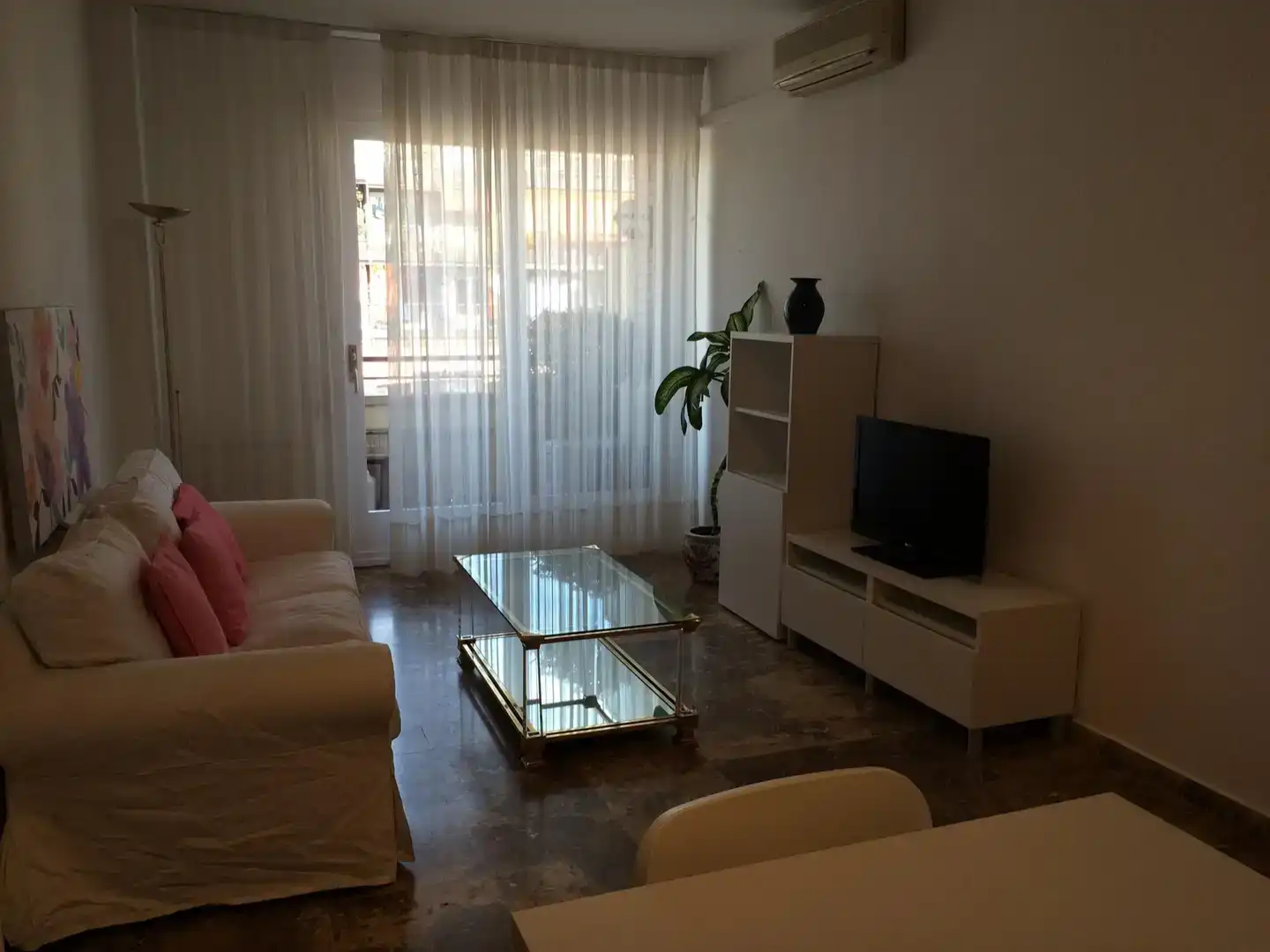 Sala de estar de Ático para compartir en Barcelona con Aire acondicionado, Amueblado y Horno