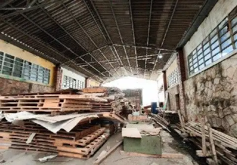 Nau industrial en venda en Hacinas