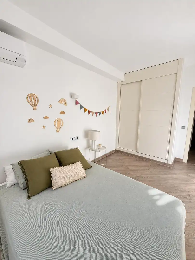 Habitación de Piso en venta en Fuengirola con Aire acondicionado, Jardín privado y Terraza