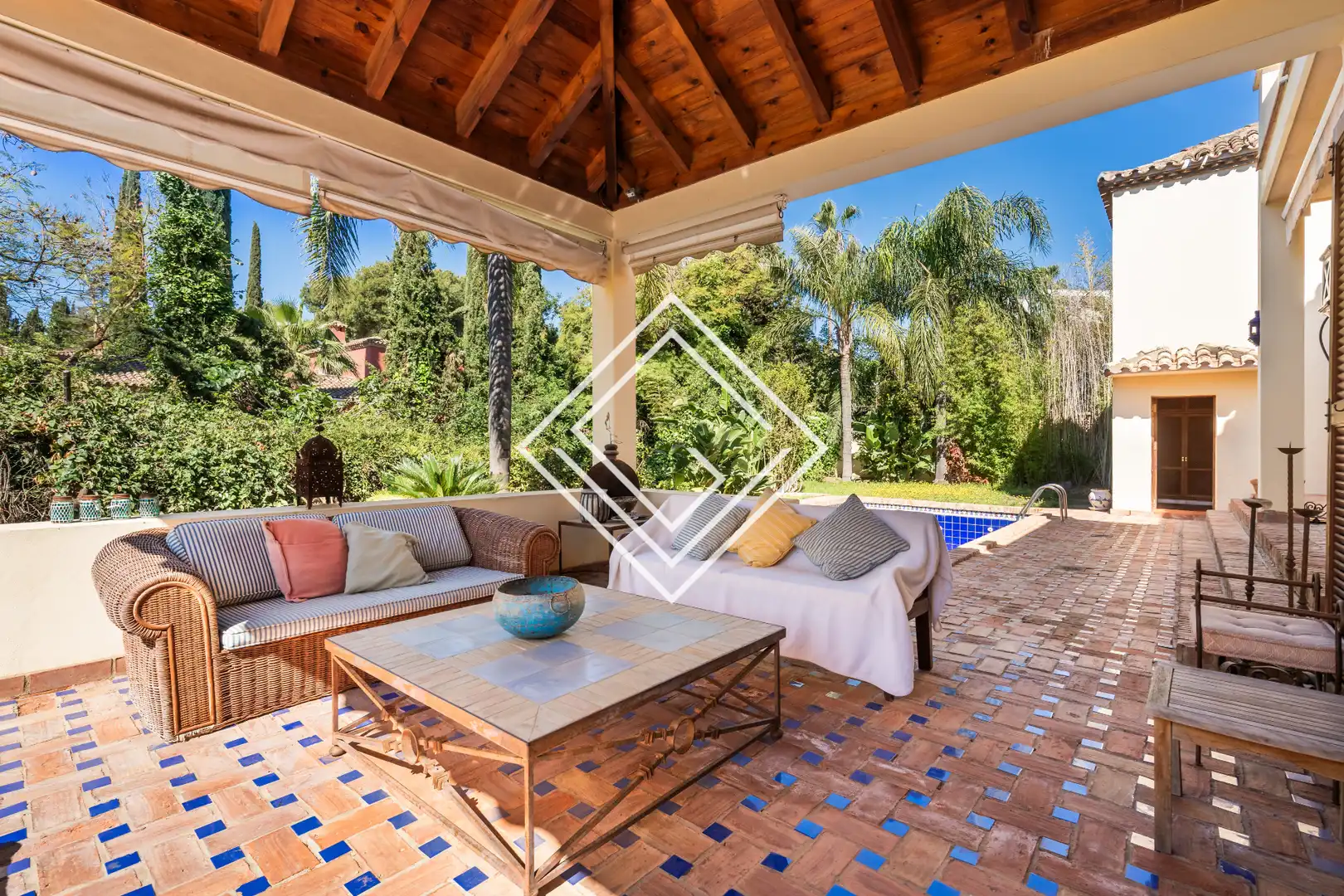 Casa amb piscina en venda a Milla de Oro, imagen 6