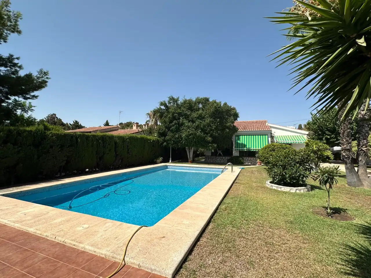 Detached house with pool for sale in La Huerta