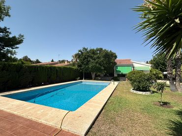 Villa con piscina in vendita a La Huerta