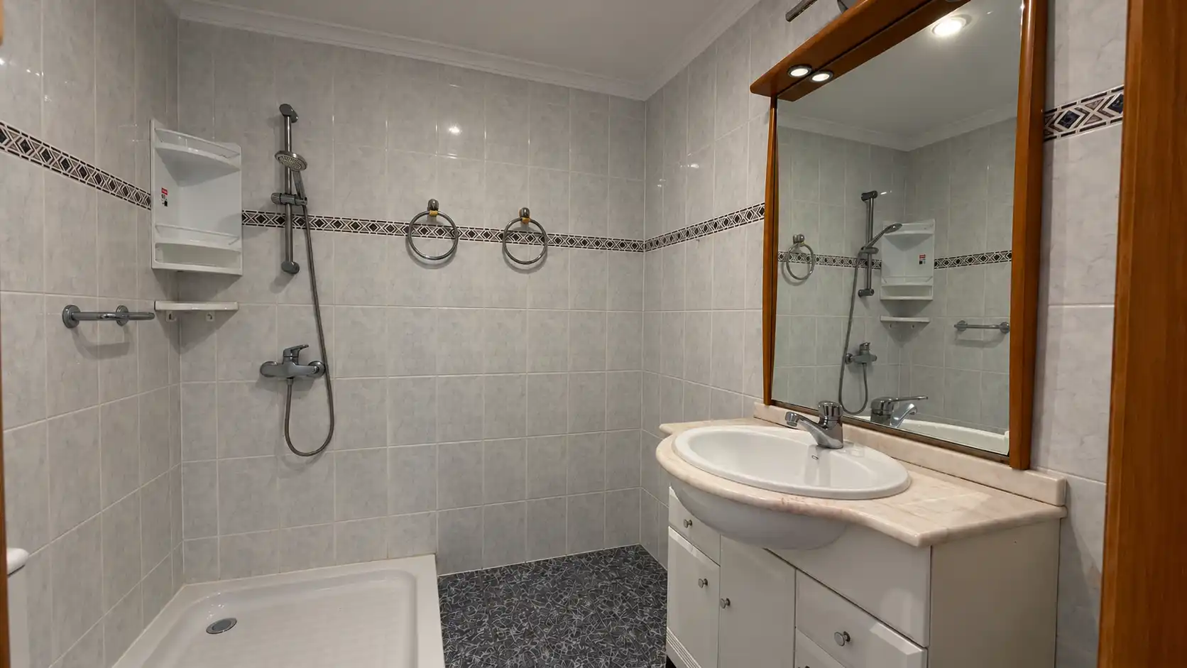 Bathroom of Flat for sale in Grau de Gandia - Venecia - Marenys de Rafalcaid