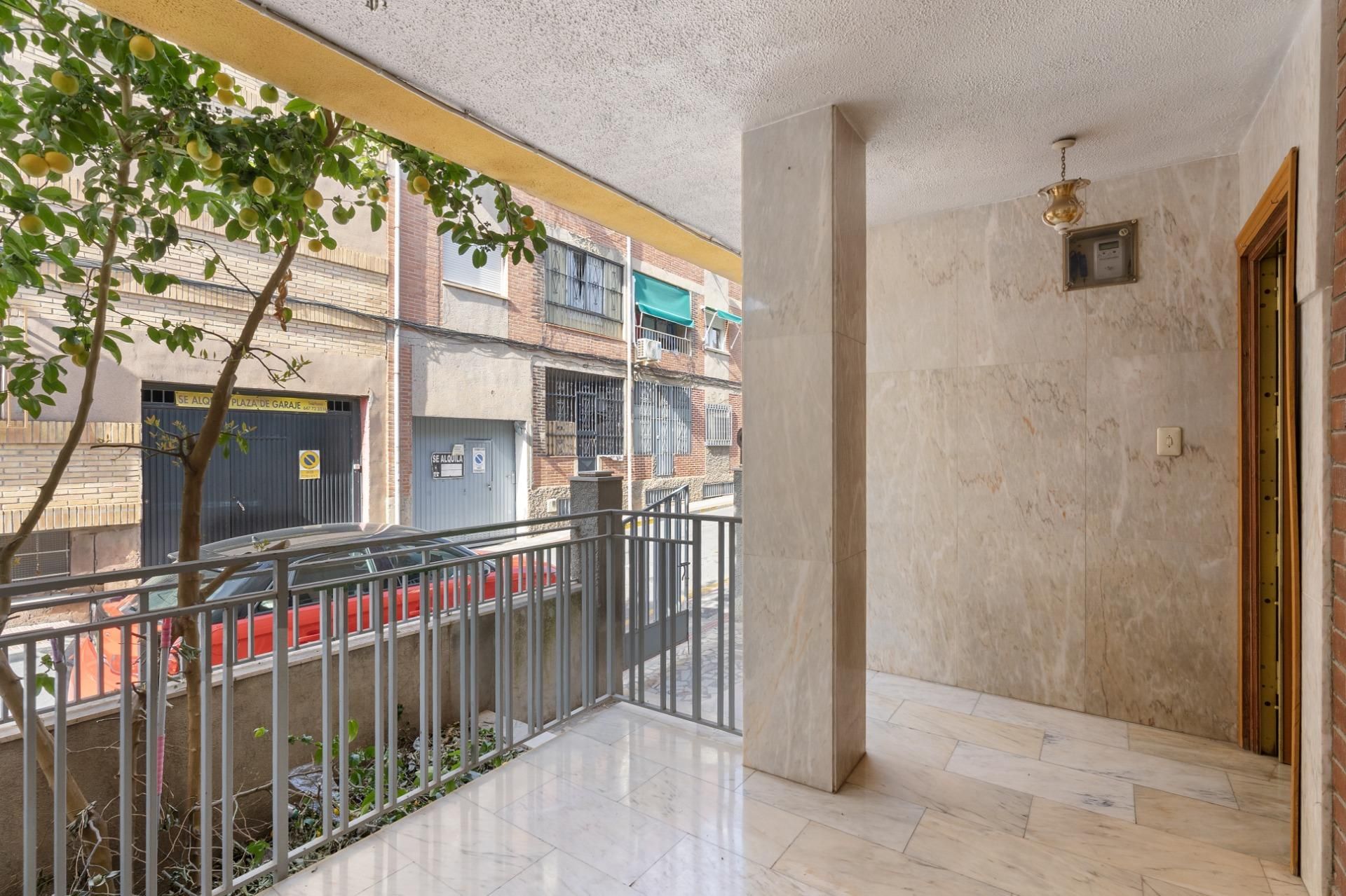 Casa adosada en venda a Calle Calle de los Jardines, 33