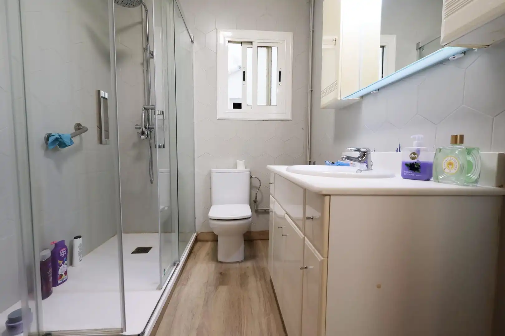 Bathroom of Flat for sale in Vilanova i la Geltrú  with Balcony